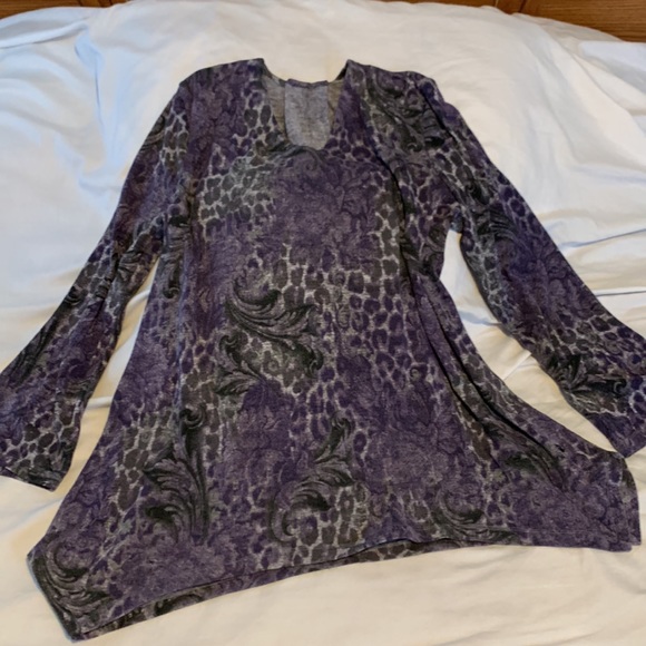 Soft medium weight top , Purple/Grey Animal print, Size XXL - Picture 2 of 7